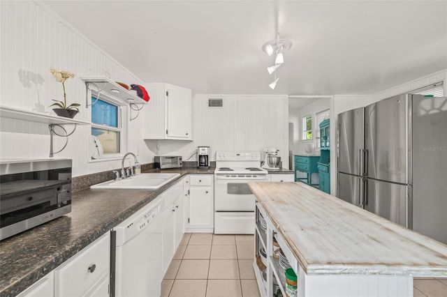 7328 9TH AVENUE N, St Petersburg, FL 33710