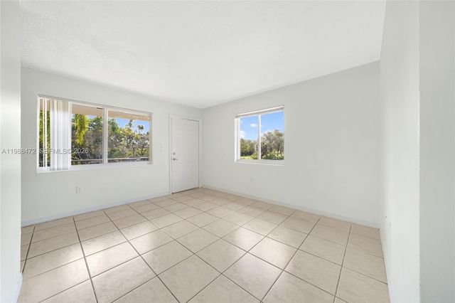 500 NW 24th Ave 29, Fort Lauderdale, FL 33311