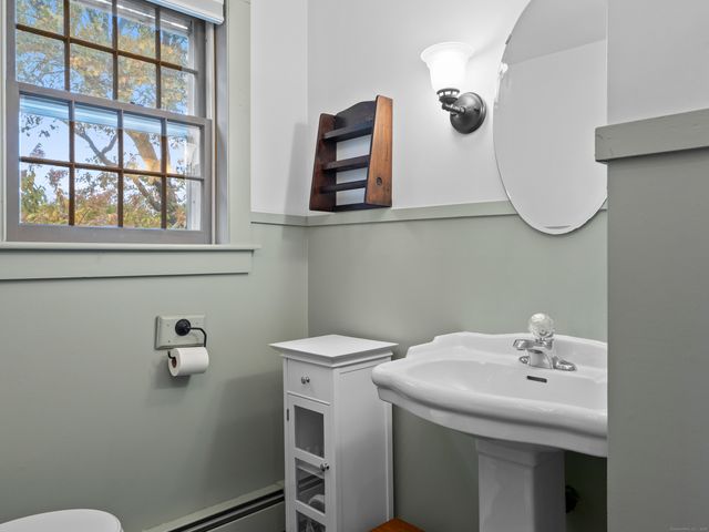 209 Main Street, Deep River, CT 06417