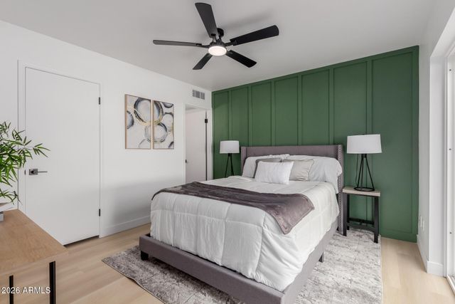 2432 W EUGIE Avenue W, Phoenix, AZ 85029