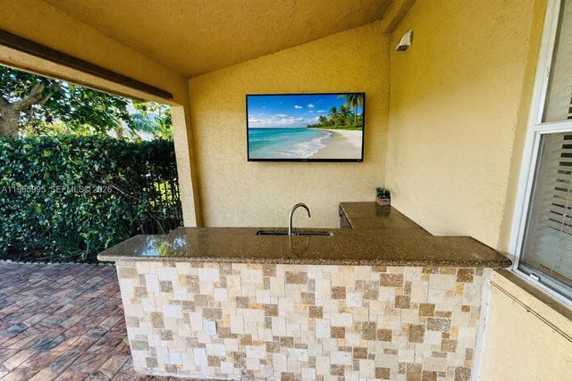 9083 Dupont Place, Wellington, FL 33414