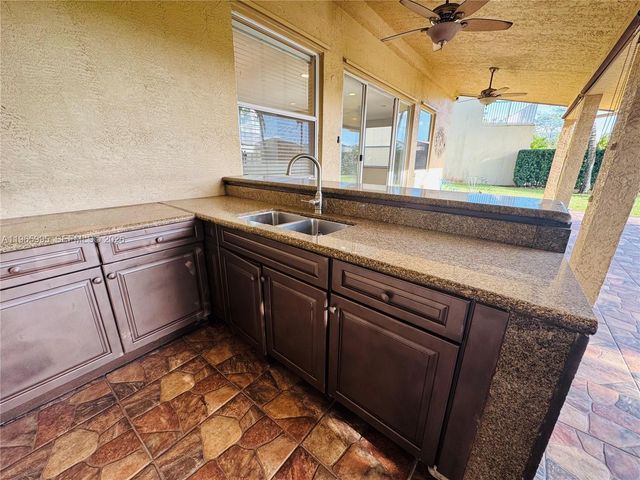 9083 Dupont Place, Wellington, FL 33414