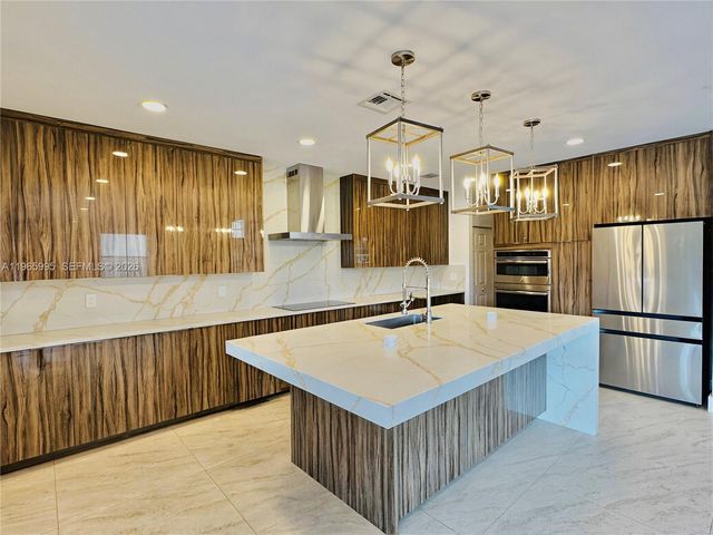 9083 Dupont Place, Wellington, FL 33414