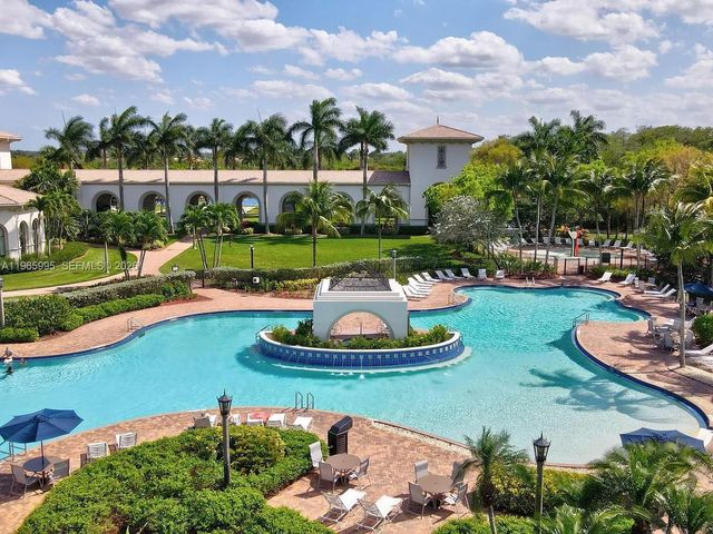 9083 Dupont Place, Wellington, FL 33414