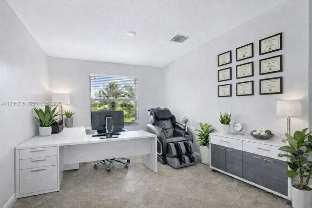 9083 Dupont Place, Wellington, FL 33414