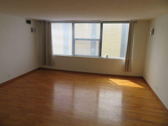 7234 W North Avenue 701, Elmwood Park, IL 60707