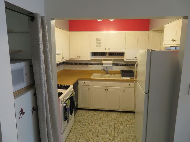 7234 W North Avenue 701, Elmwood Park, IL 60707