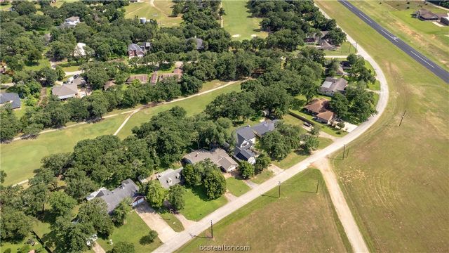 38 Golfview Drive, Hilltop Lakes, TX 77871