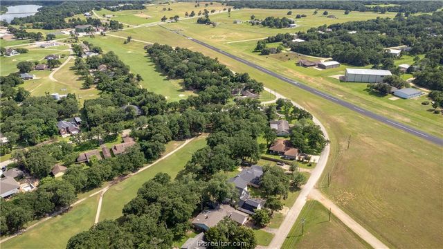38 Golfview Drive, Hilltop Lakes, TX 77871