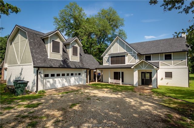 38 Golfview Drive, Hilltop Lakes, TX 77871