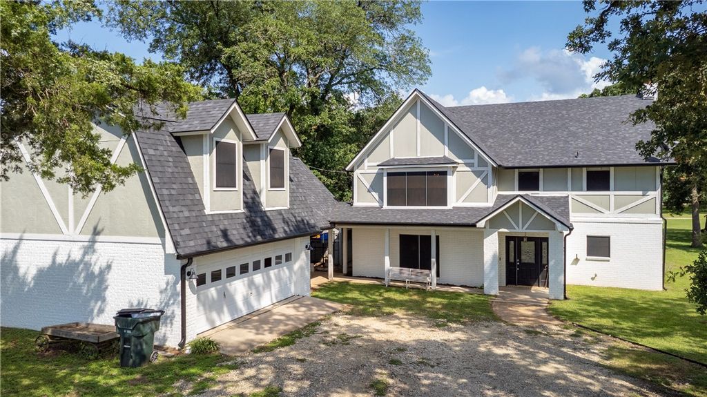 38 Golfview Drive, Hilltop Lakes, TX 77871