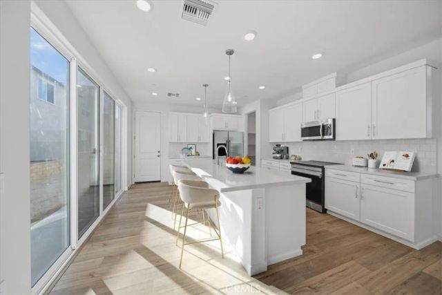 4868 Arroyo Run, Moorpark, CA 93021