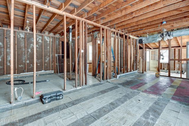 1044 Climax Avenue, Schenectady, NY 12304