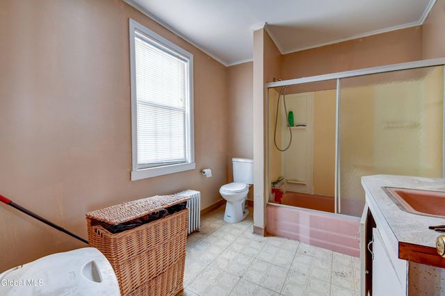 1044 Climax Avenue, Schenectady, NY 12304