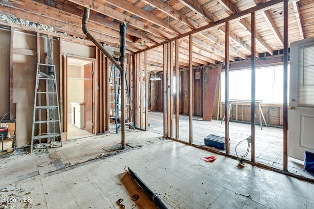 1044 Climax Avenue, Schenectady, NY 12304