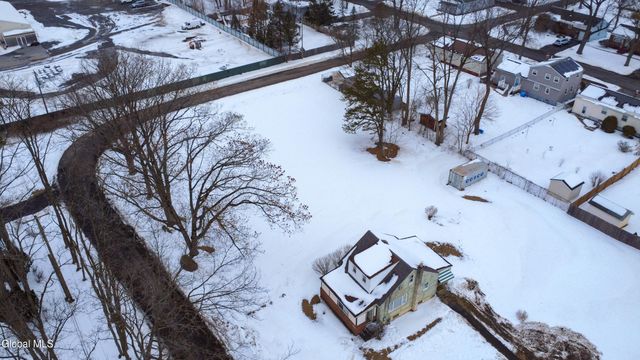 1044 Climax Avenue, Schenectady, NY 12304