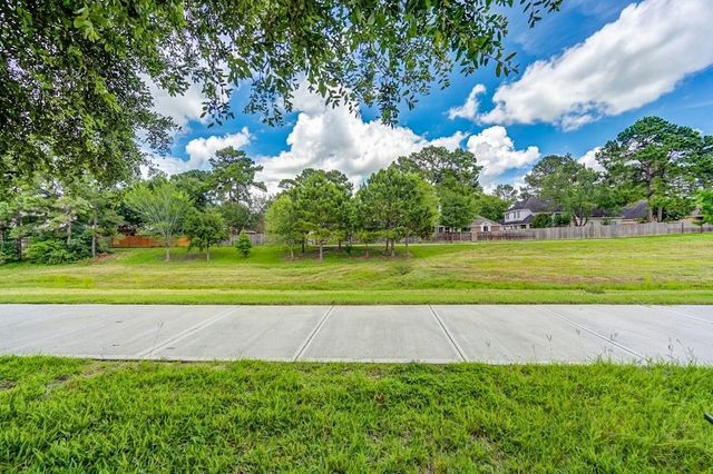 7902 Trophy Place Drive, Humble, TX 77346