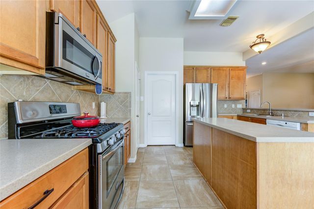 7902 Trophy Place Drive, Humble, TX 77346