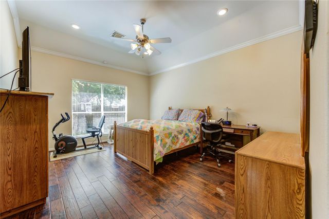 7902 Trophy Place Drive, Humble, TX 77346