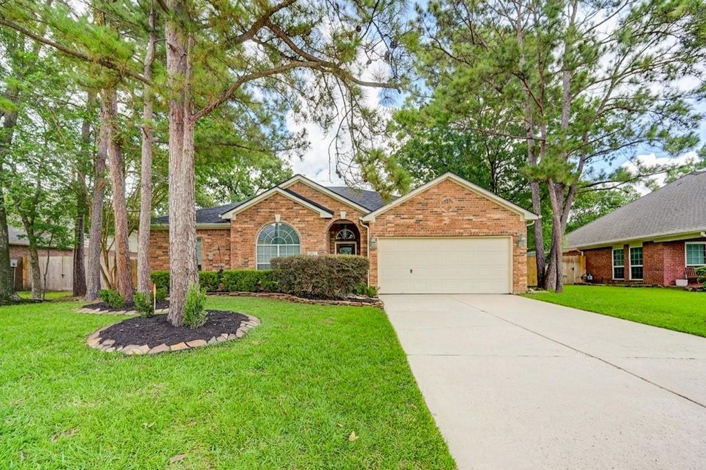 7902 Trophy Place Drive, Humble, TX 77346