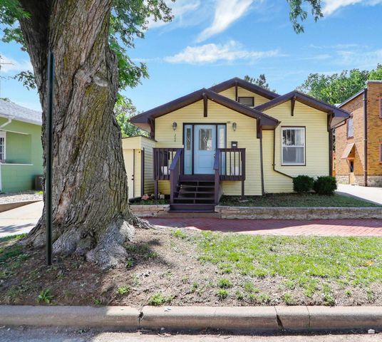 206 S 5th Street, Manhattan, KS 66502