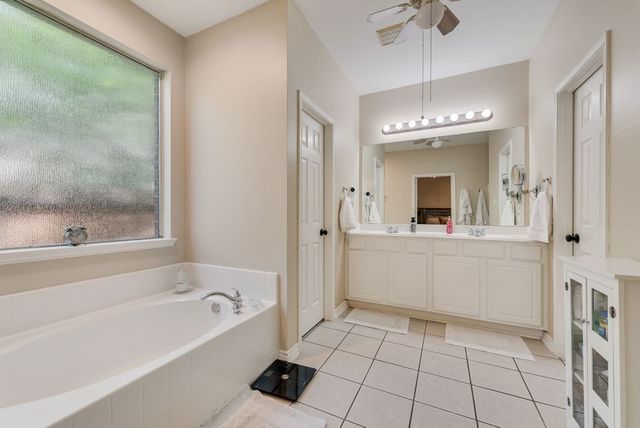 8313 Tribute Lane, Fort Worth, TX 76131