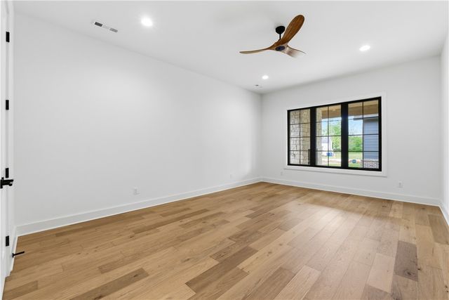 716 W Central Avenue, Bentonville, AR 72712