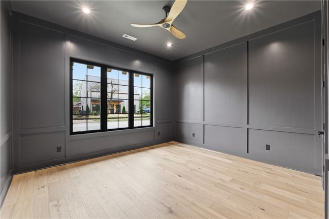 716 W Central Avenue, Bentonville, AR 72712