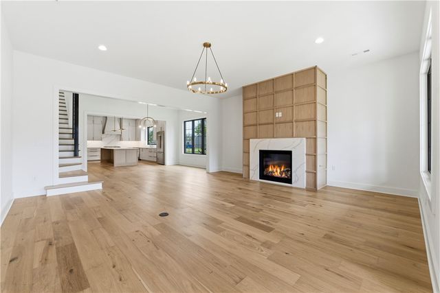 716 W Central Avenue, Bentonville, AR 72712