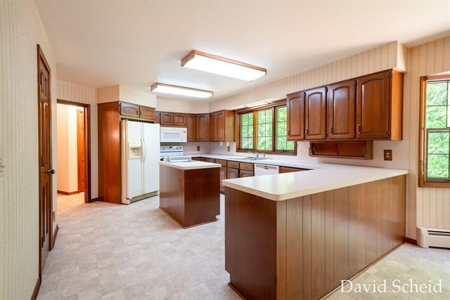 10225 River Shore Drive, Caledonia, MI 49316