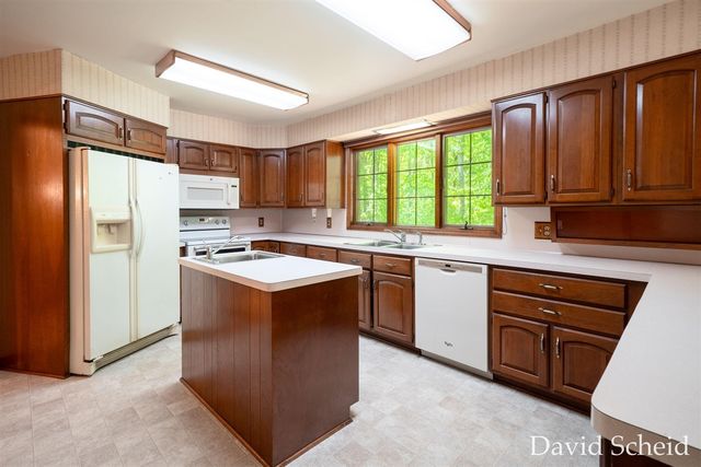 10225 River Shore Drive, Caledonia, MI 49316