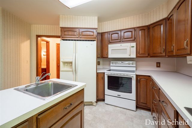 10225 River Shore Drive, Caledonia, MI 49316
