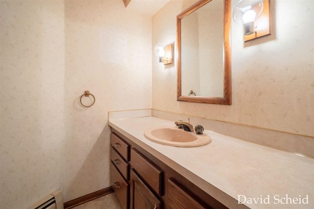 10225 River Shore Drive, Caledonia, MI 49316