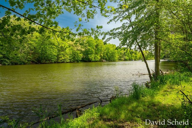10225 River Shore Drive, Caledonia, MI 49316