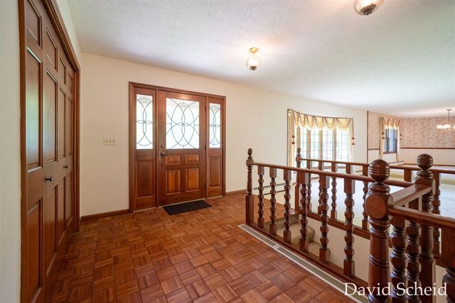 10225 River Shore Drive, Caledonia, MI 49316