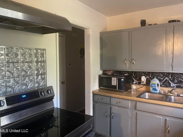 2745 Marydale Drive, Jackson, MS 39212