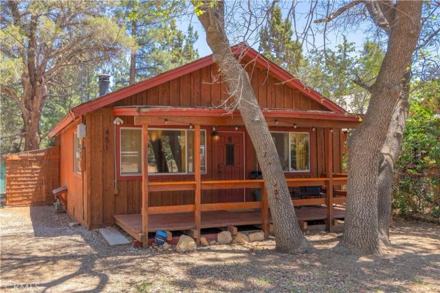 451 Cedar Lane, Sugarloaf, CA 92386