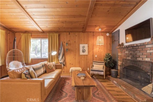 451 Cedar Lane, Sugarloaf, CA 92386
