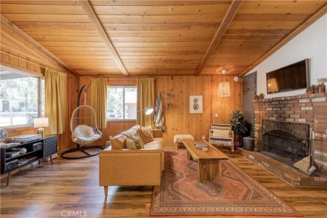 451 Cedar Lane, Sugarloaf, CA 92386