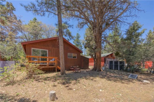 451 Cedar Lane, Sugarloaf, CA 92386