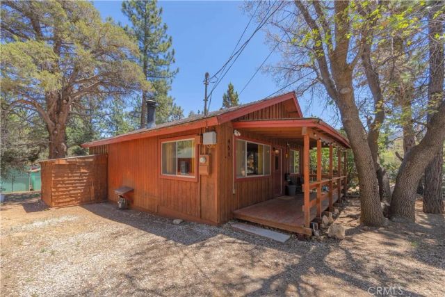 451 Cedar Lane, Sugarloaf, CA 92386
