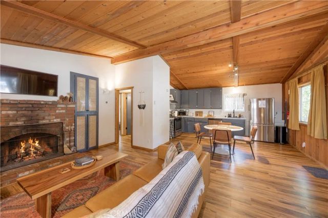 451 Cedar Lane, Sugarloaf, CA 92386