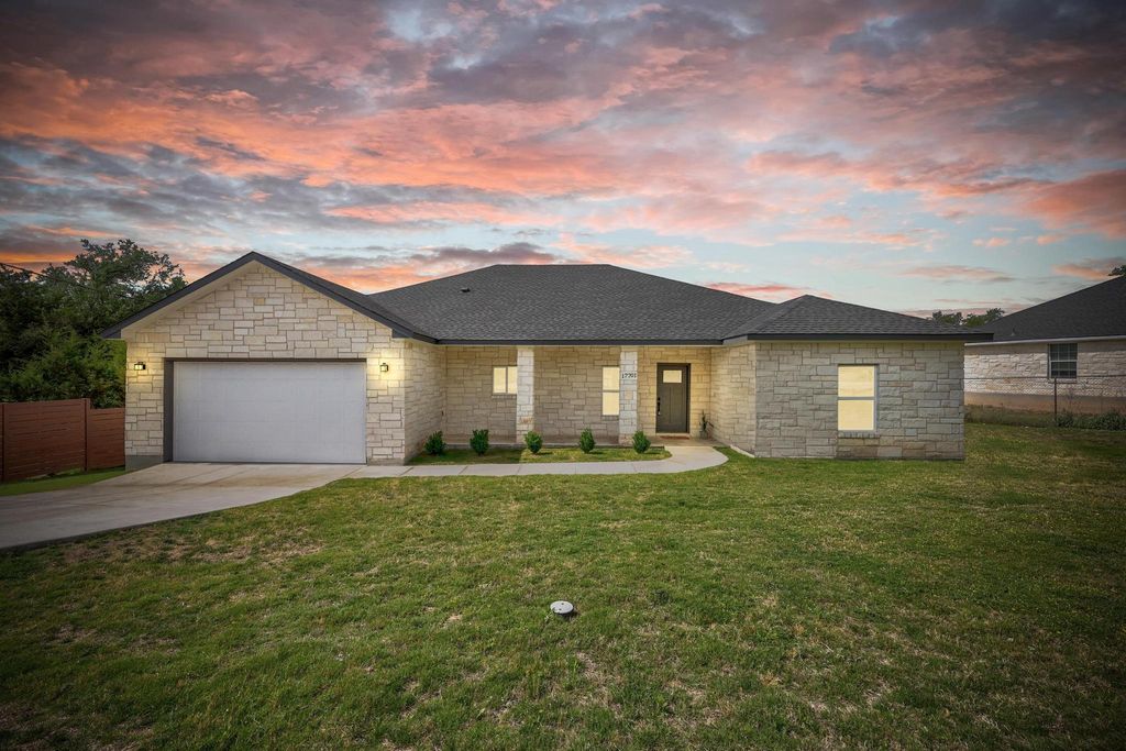 17701 Village DR, Dripping Springs, TX 78620