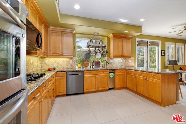 7636 Balasiano Avenue, West Hills, CA 91304