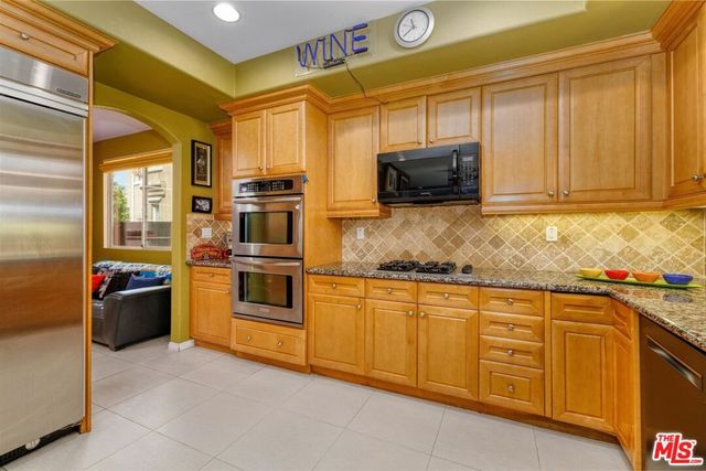 7636 Balasiano Avenue, West Hills, CA 91304