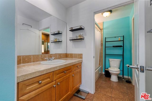 7636 Balasiano Avenue, West Hills, CA 91304