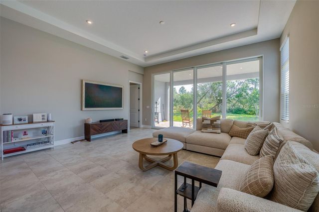 887 LAKE HILL WAY, Deland, FL 32724