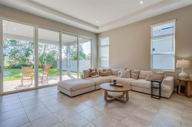 887 LAKE HILL WAY, Deland, FL 32724