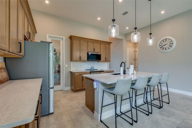 887 LAKE HILL WAY, Deland, FL 32724