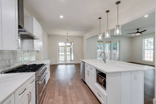 3011 Harlin Dr, Nashville, TN 37211